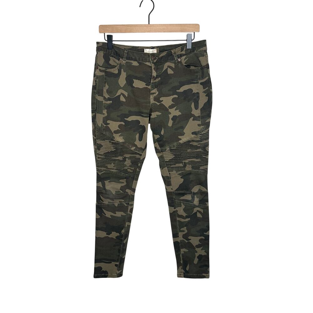 Altar'd State 30 Green Camouflage Skinny Ankle Pants Bohemian Streetwear EUC